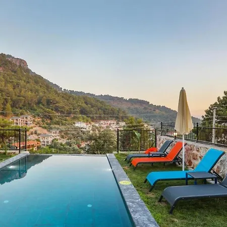 Ozgur Hills Vilă