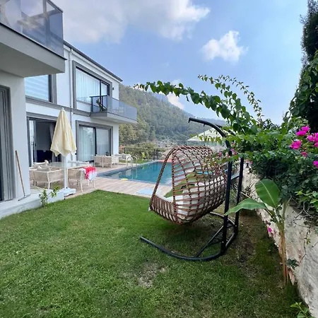 Ozgur Hills Vilă *